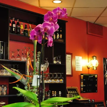 Centre Hotel 3*