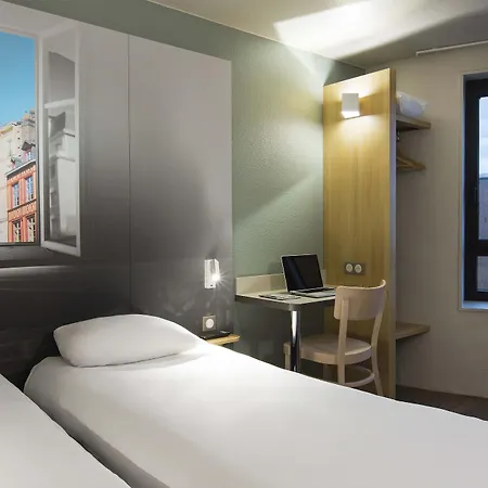 Centre Hotel 3*