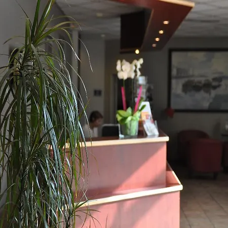 Centre Hotel 3*