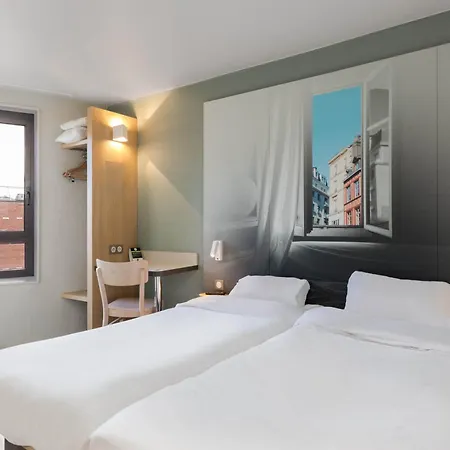 Centre Hotel 3*
