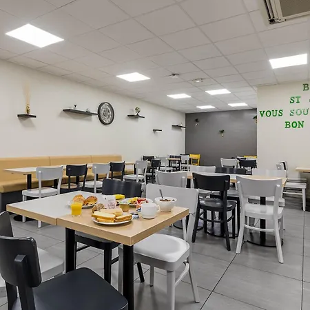 Centre Hotel 3*