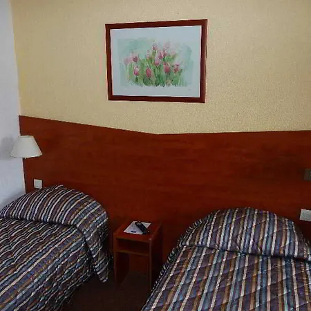 Centre Hotel 3*